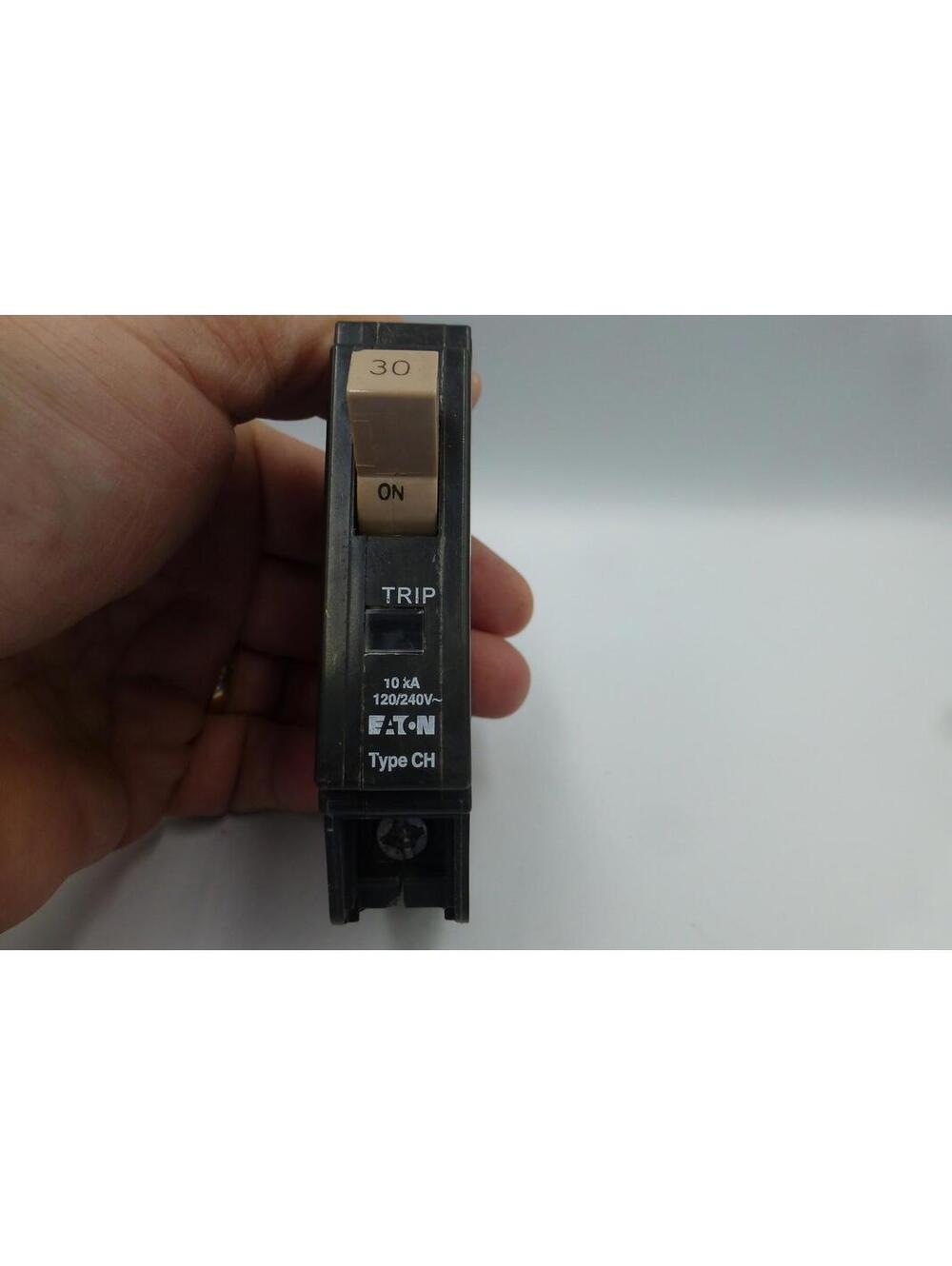 Eaton CH 30 Amp 1 Pole Type CH Circuit Breaker 120/240V AC 10kA CH130 B8